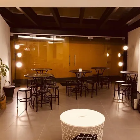 Globo Happy Hostel Angra do Heroísmo