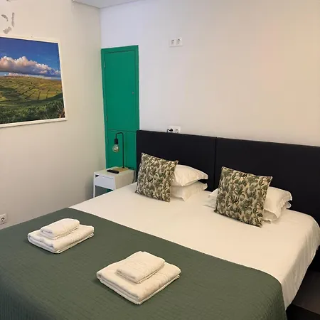 Globo Happy Hostel Angra do Heroísmo