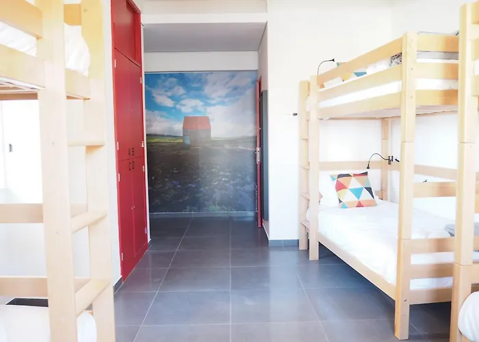 Globo Happy Hostel Angra do Heroismo